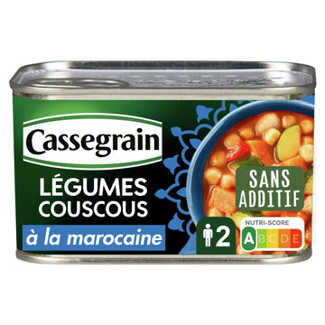 A tin of Cassegrain Légumes Couscous à la marocaine, featuring a green and blue label with a bowl of prepared couscous on the right side, set against a plain white background.