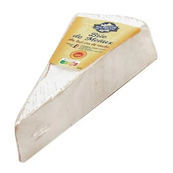 Pointe Brie de Meaux NRT AOP 200g brings a French cheese classic to your table in a convenient 200g format. Its raw milk recipe and AOP designation make it a distinctive choice for those who enjoy traditional French Brie. Serve it as part of a cheese board or add it to your selection of authentic French grocery favourites.