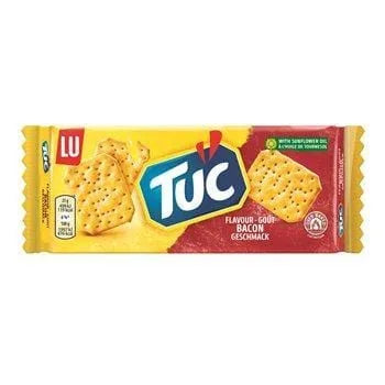 Tuc Crackers Bacon 100g pack with light, crispy crackers seasoned with smoky bacon flavour.